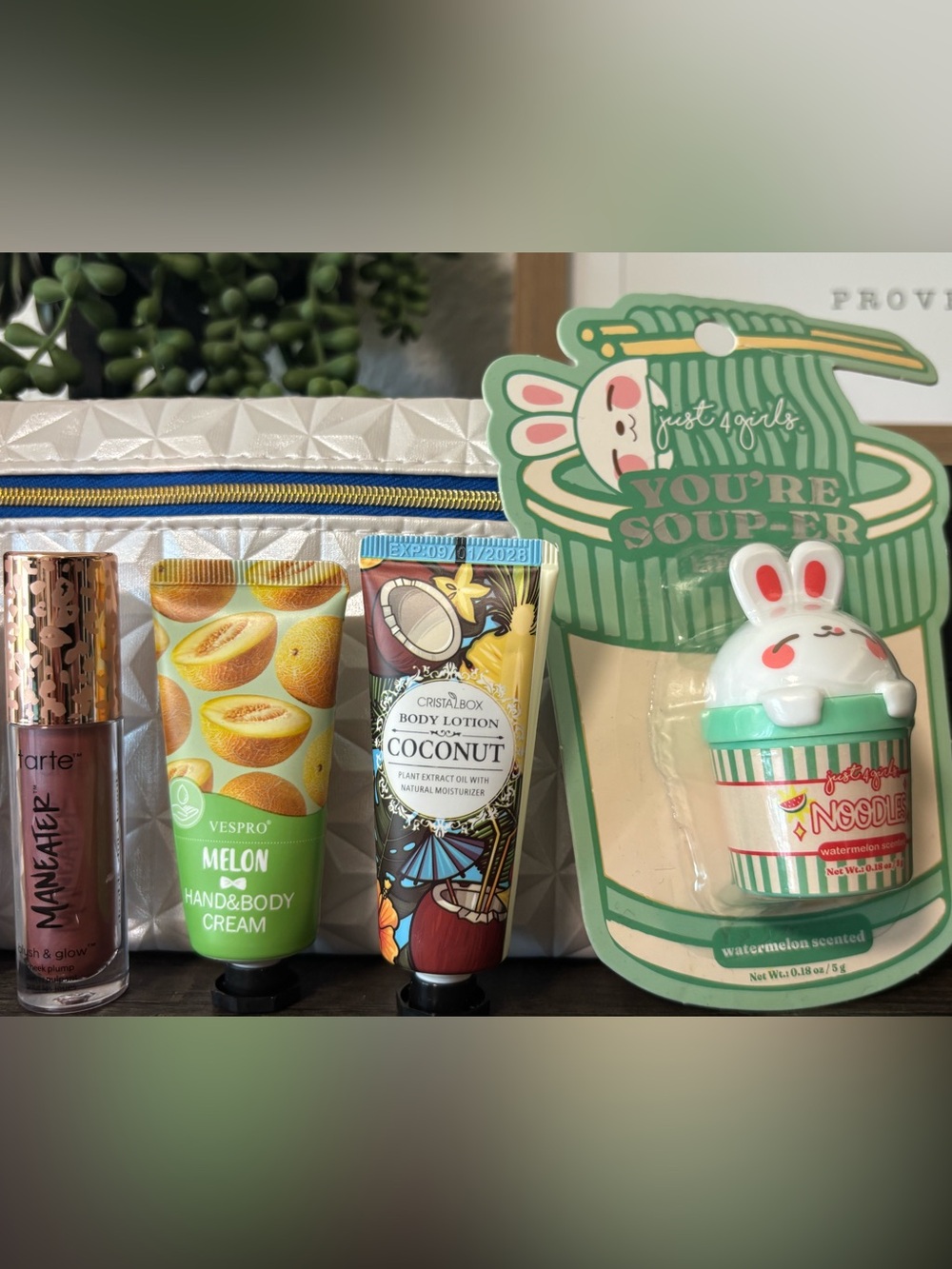 Ipsy Makeup Bag & Beauty Bundle - Picture 8 of 10